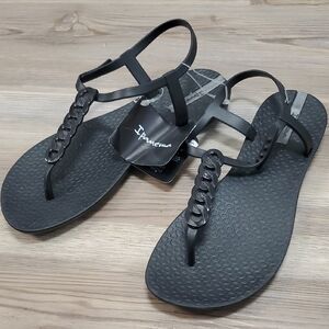 New With Tags Ipanema Women's Size 7 Black Chain Sandals